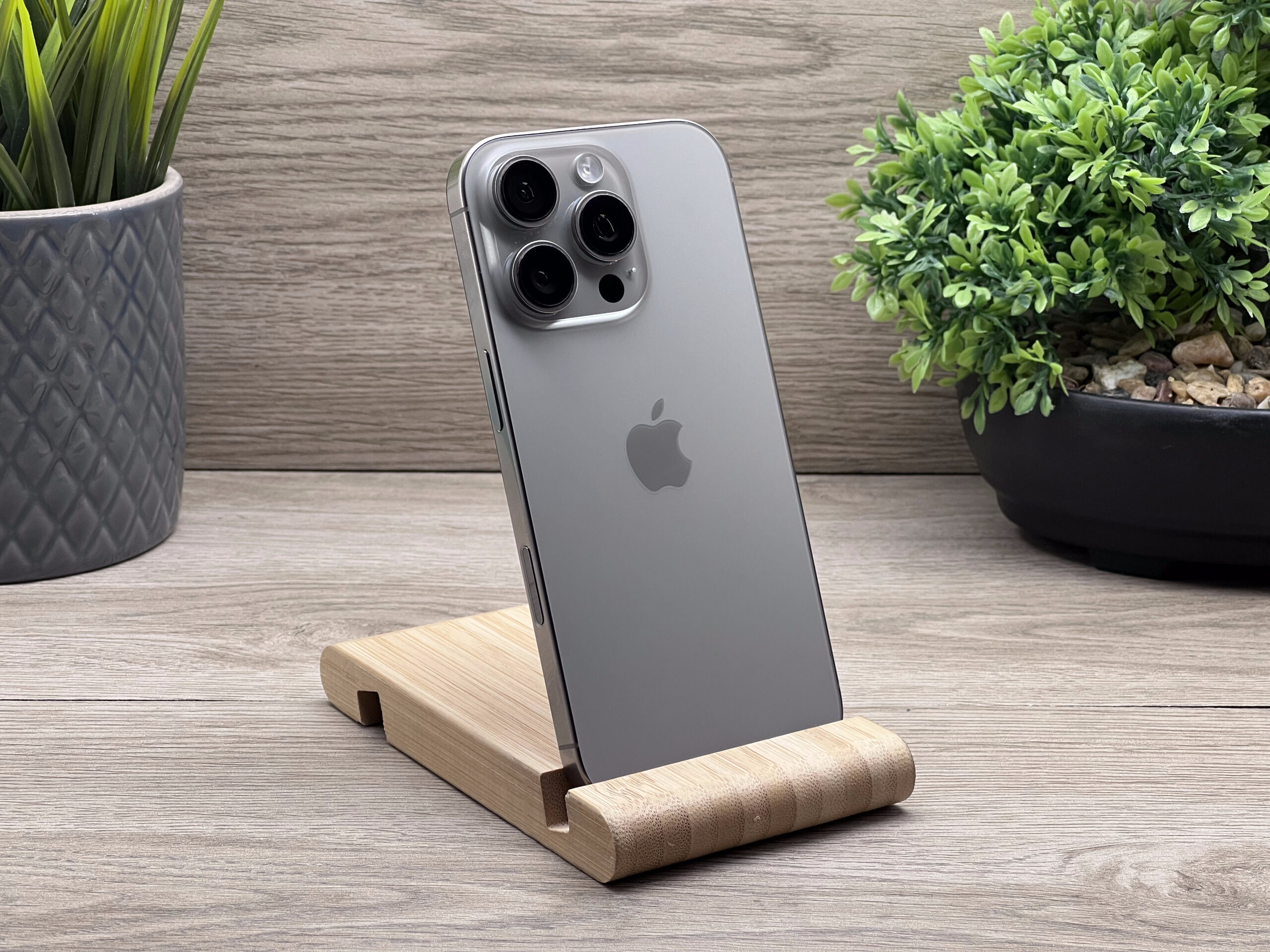 Hibátlan iPhone 16 Pro Natural titanium 256GB 2 ÉV Garanciával 91%