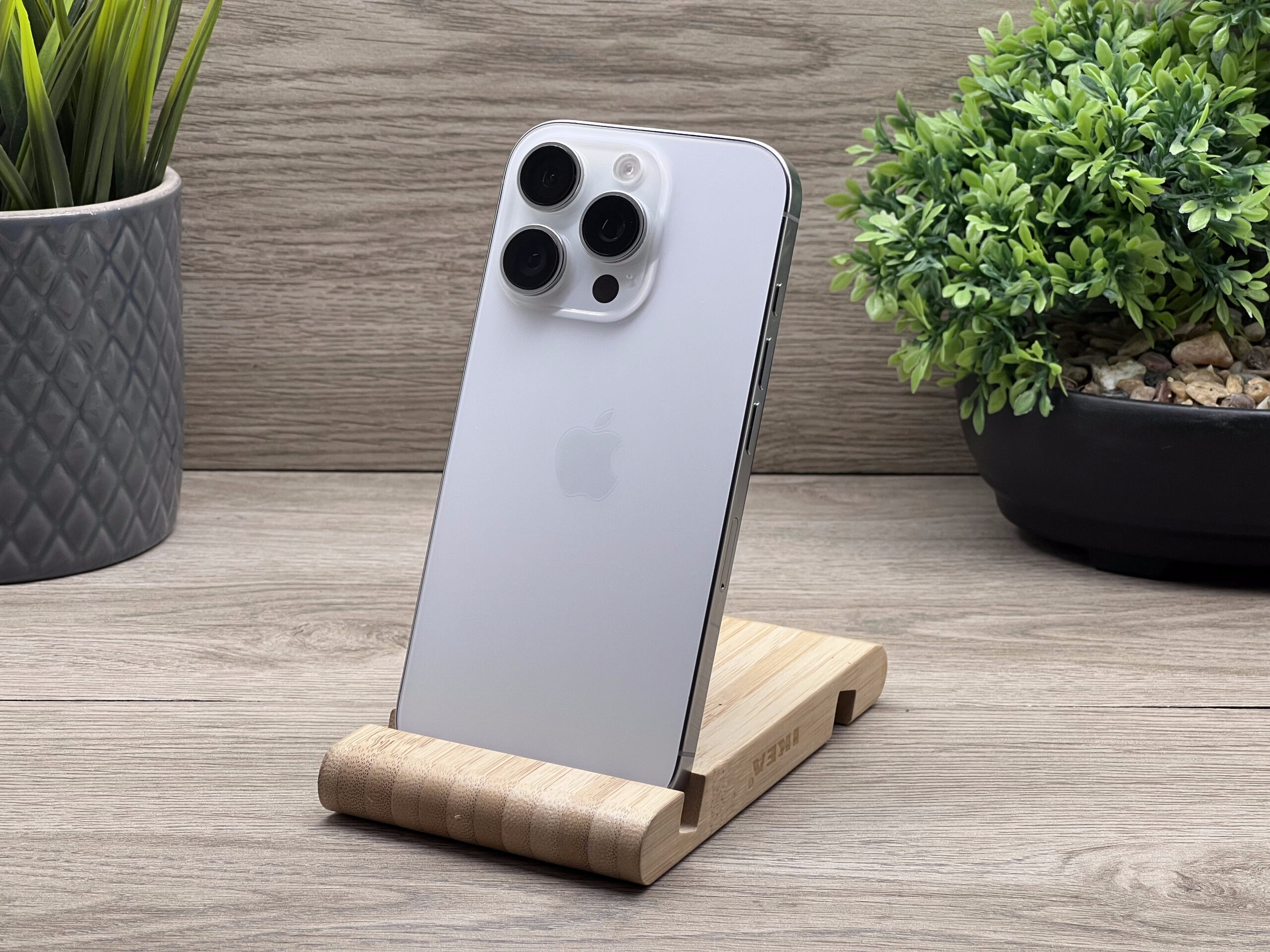 Hibátlan iPhone 16 Pro White Titanium GB 2 ÉV Garanciával 97%
