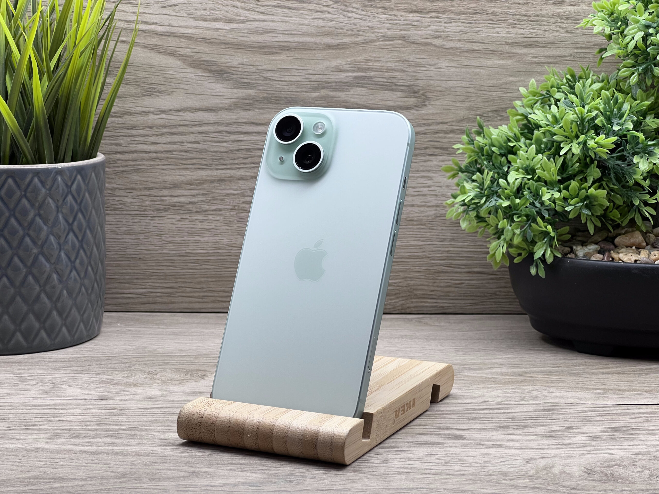 Hibátlan iPhone 15 Green 128GB 2 ÉV Garanciával 90%