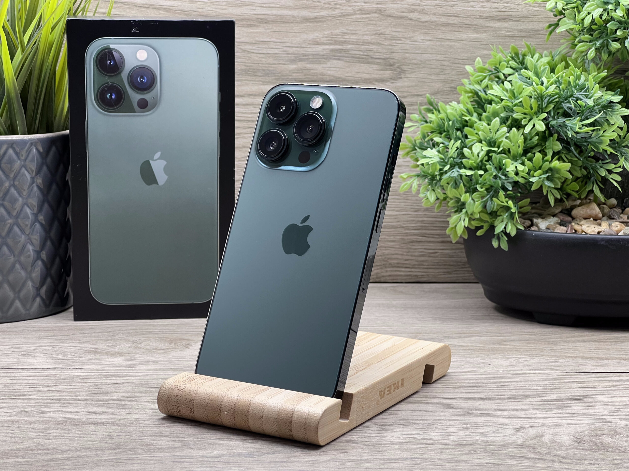 Hibátlan iPhone 13 Pro Alpine Green 128GB 2 ÉV Garanciával