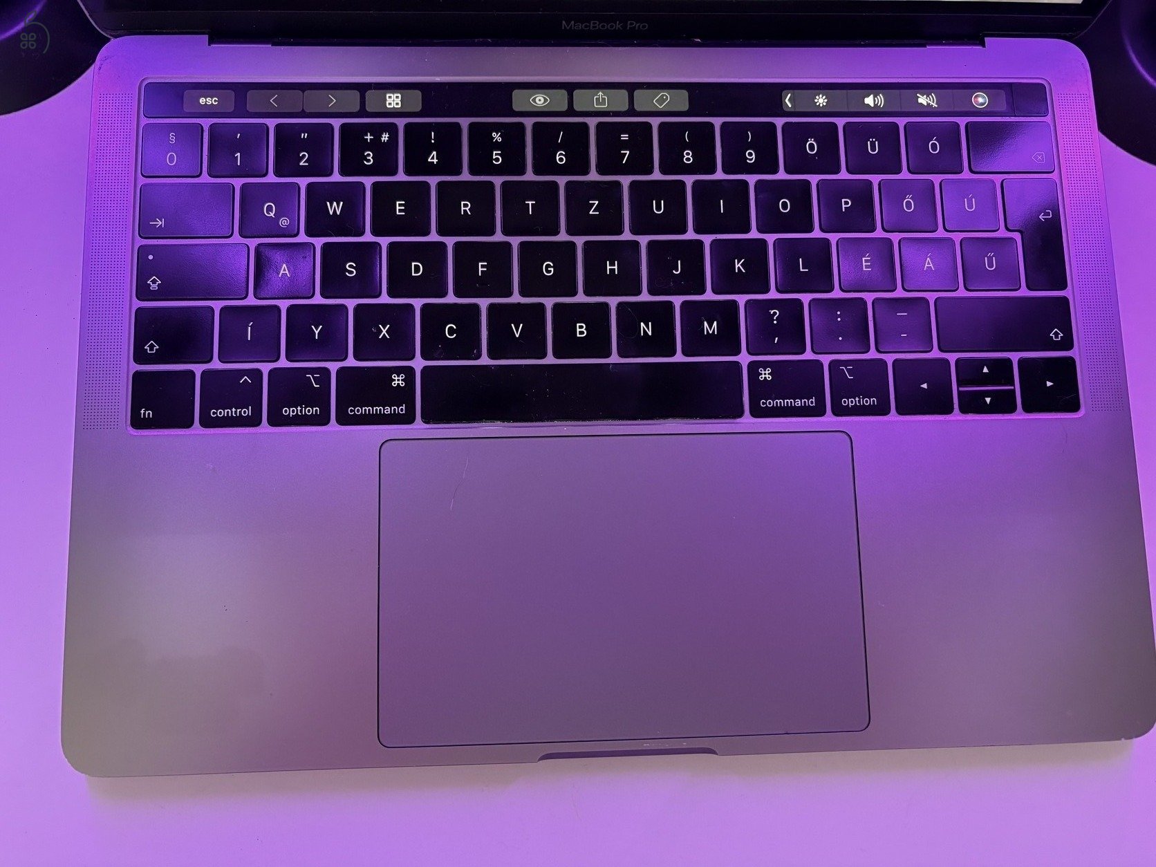  Macbook Pro 13 touchbar 2019 i5 8gb ram uj akksival