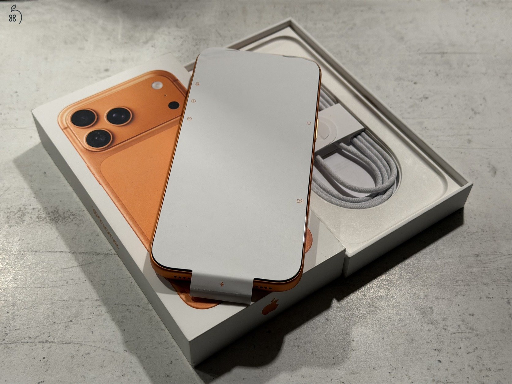 iPhone 17 Pro Max 512GB Cosmic Orange gyárilag független, szinte új!