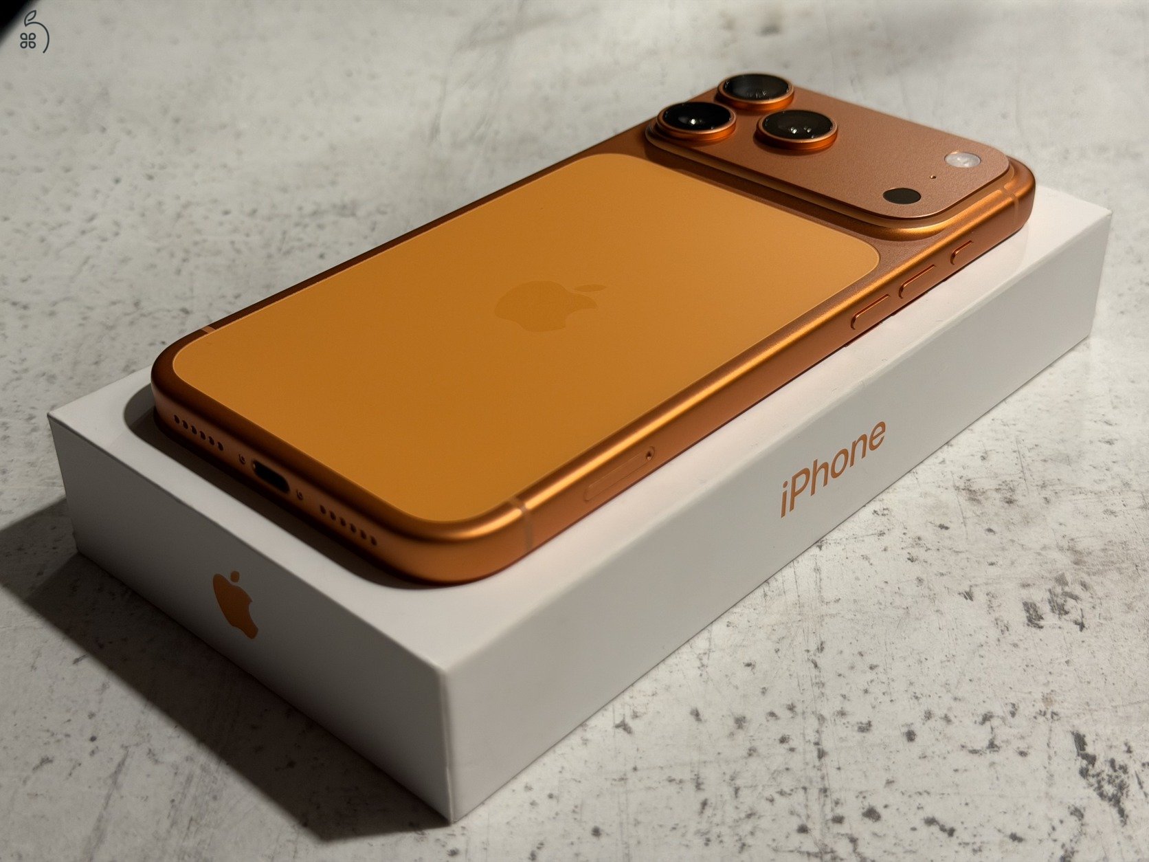 iPhone 17 Pro Max 512GB Cosmic Orange gyárilag független, szinte új!