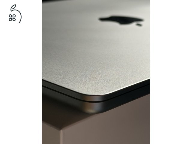 Makulátlan állapotú MacBook Air (M2, 2022)