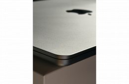 Makulátlan állapotú MacBook Air (M2, 2022)