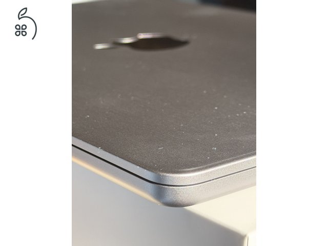 Makulátlan állapotú MacBook Air (M2, 2022)