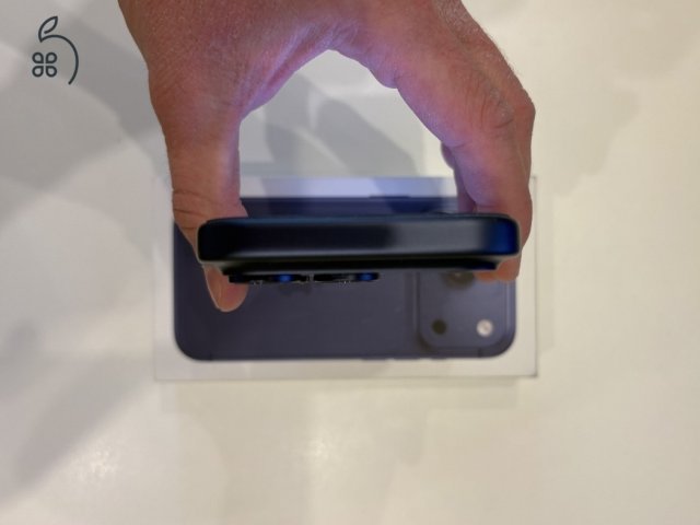iPhone 17 Pro Deep Blue 256 GB 95% Akkumlátor