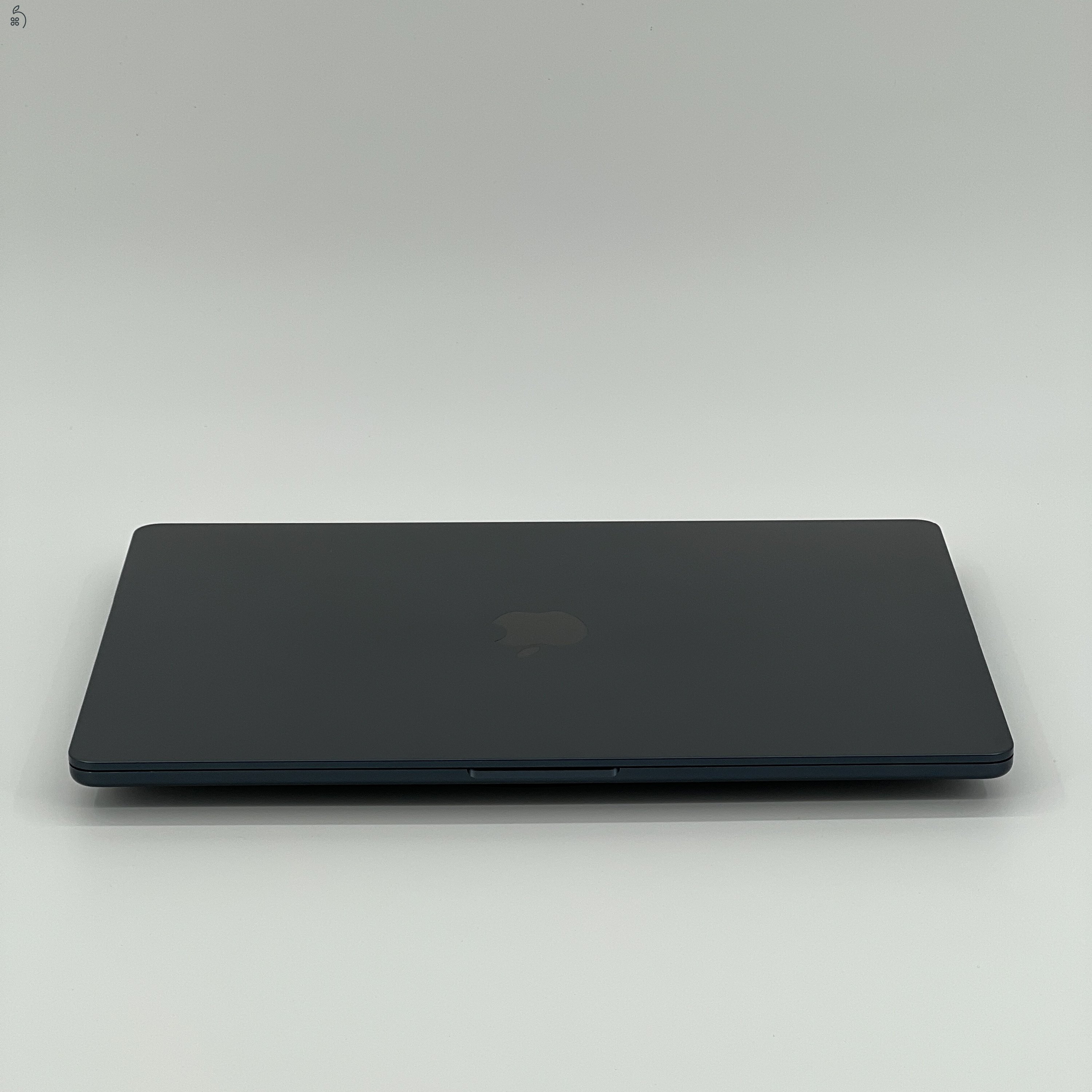 MacBook Air 15″ 2024, M3 8 Core, 16 GB RAM, 10 core GPU, 512 GB SSD, Midnight 27% Áfás, 0433AB