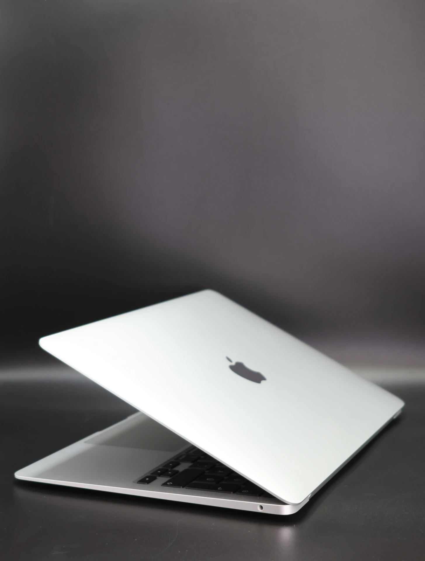 Apple MacBook Air 13″ 2020 M1 256 GB Silver 35% akku - 12 HÓ GARANCIA