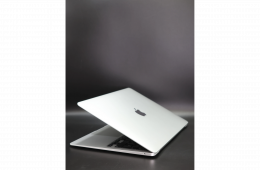 Apple MacBook Air 13″ 2020 M1 256 GB Silver 35% akku - 12 HÓ GARANCIA