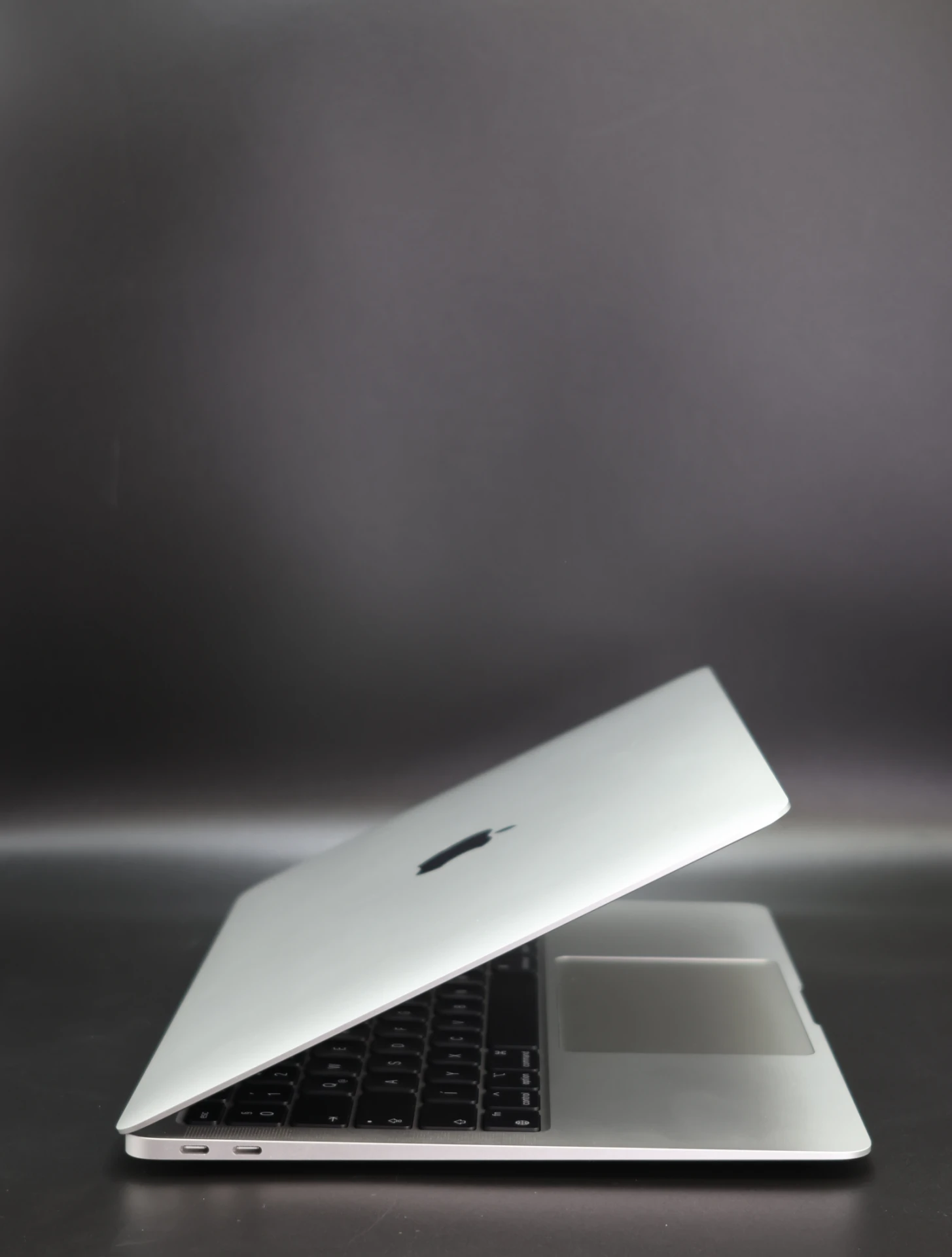 Apple MacBook Air 13″ 2020 M1 256 GB Silver 35% akku - 12 HÓ GARANCIA