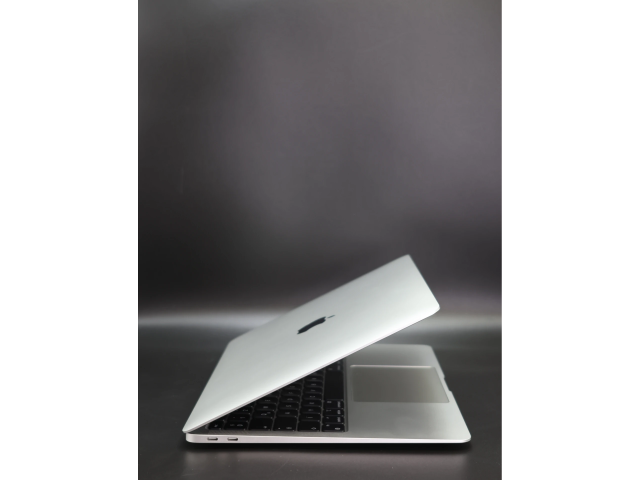 Apple MacBook Air 13″ 2020 M1 256 GB Silver 35% akku - 12 HÓ GARANCIA
