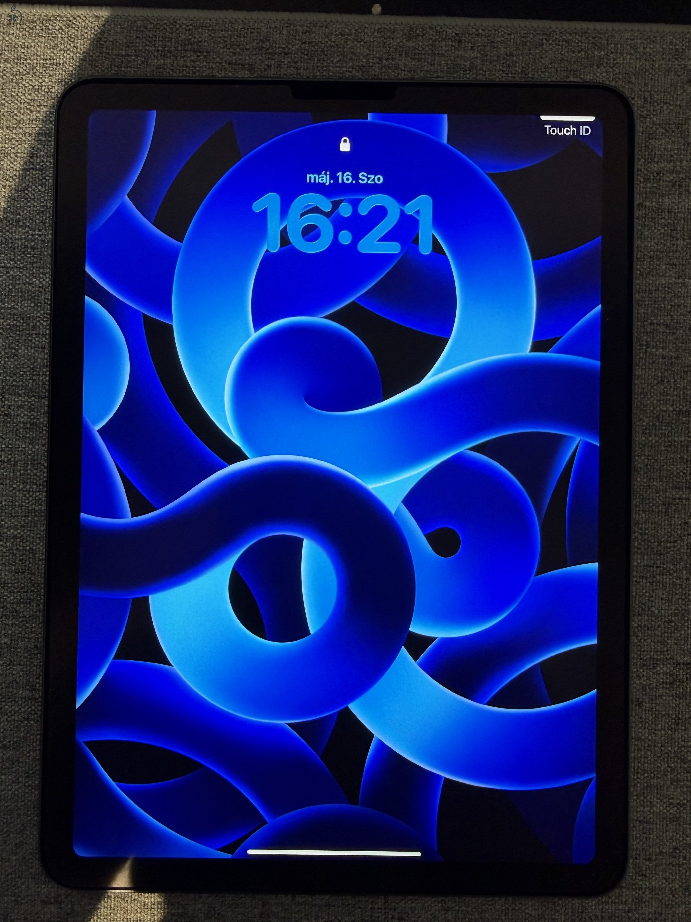 Eladó iPad Air 5 Space Grey 64GB wifi + ceruza