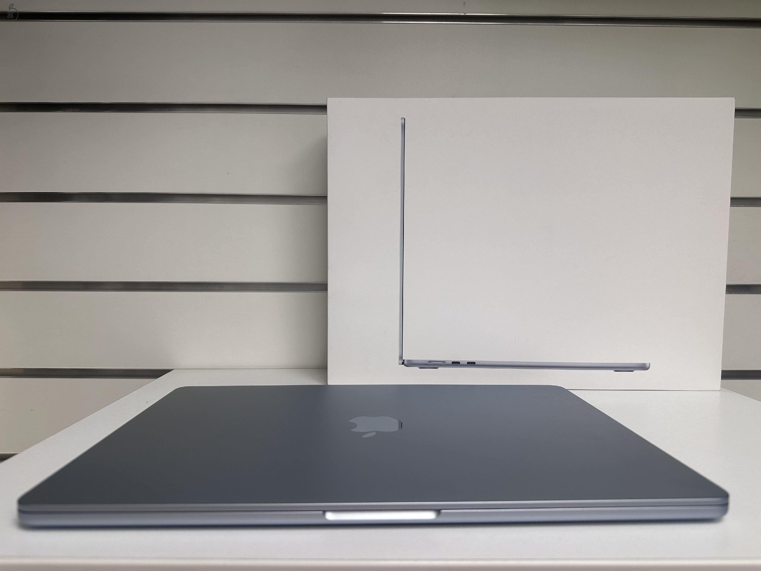 Üzletből, garanciával, újszerű állapotban, MacBook Air 15