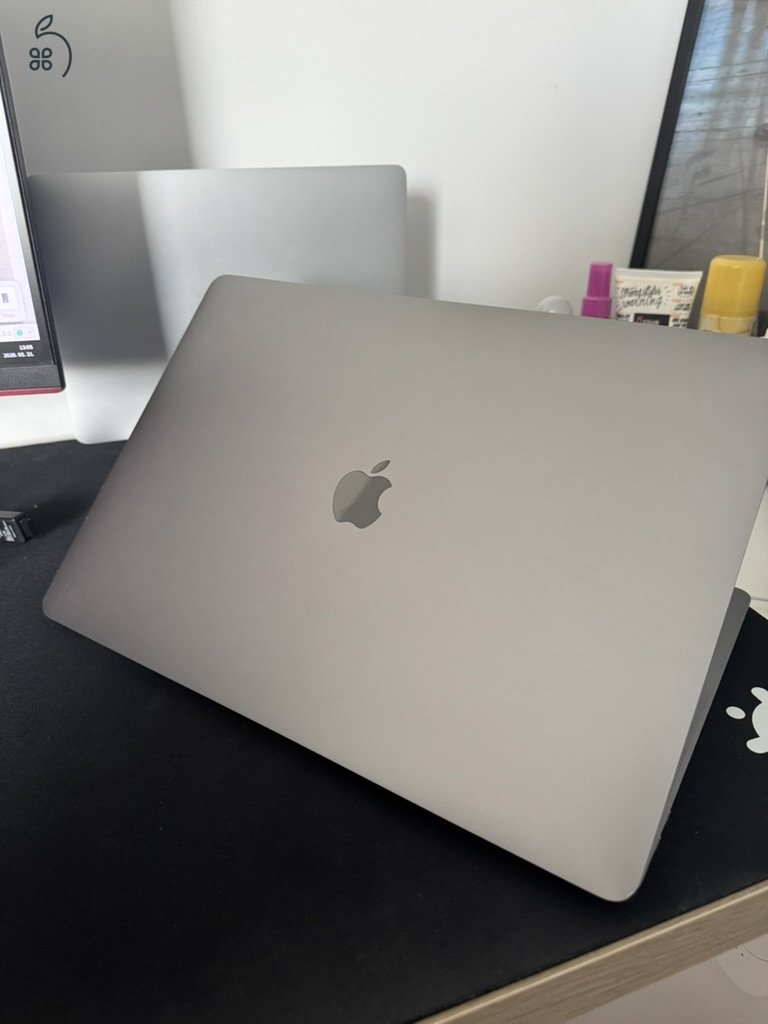 MacBook Pro 15'' 2018 16 gb Ram 256 SSD Touchbar Space Gray