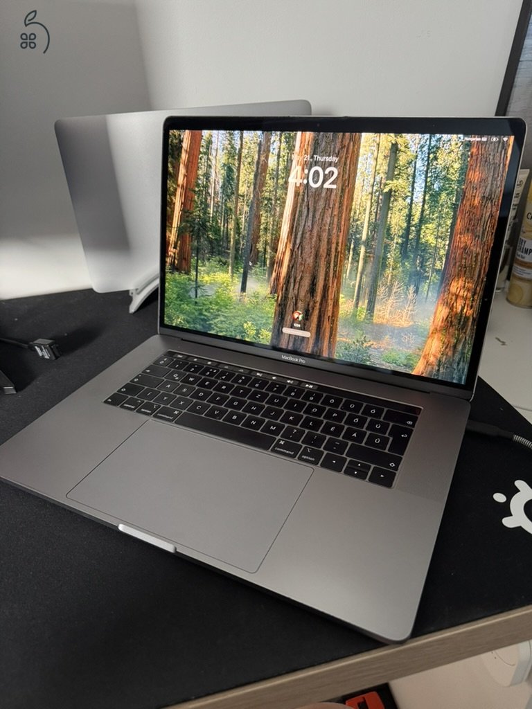 MacBook Pro 15'' 2018 16 gb Ram 256 SSD Touchbar Space Gray