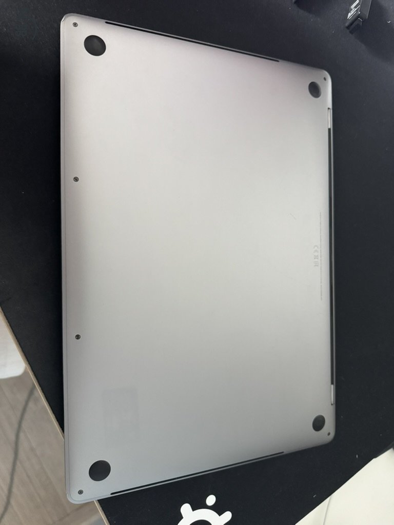 MacBook Pro 15'' 2018 16 gb Ram 256 SSD Touchbar Space Gray