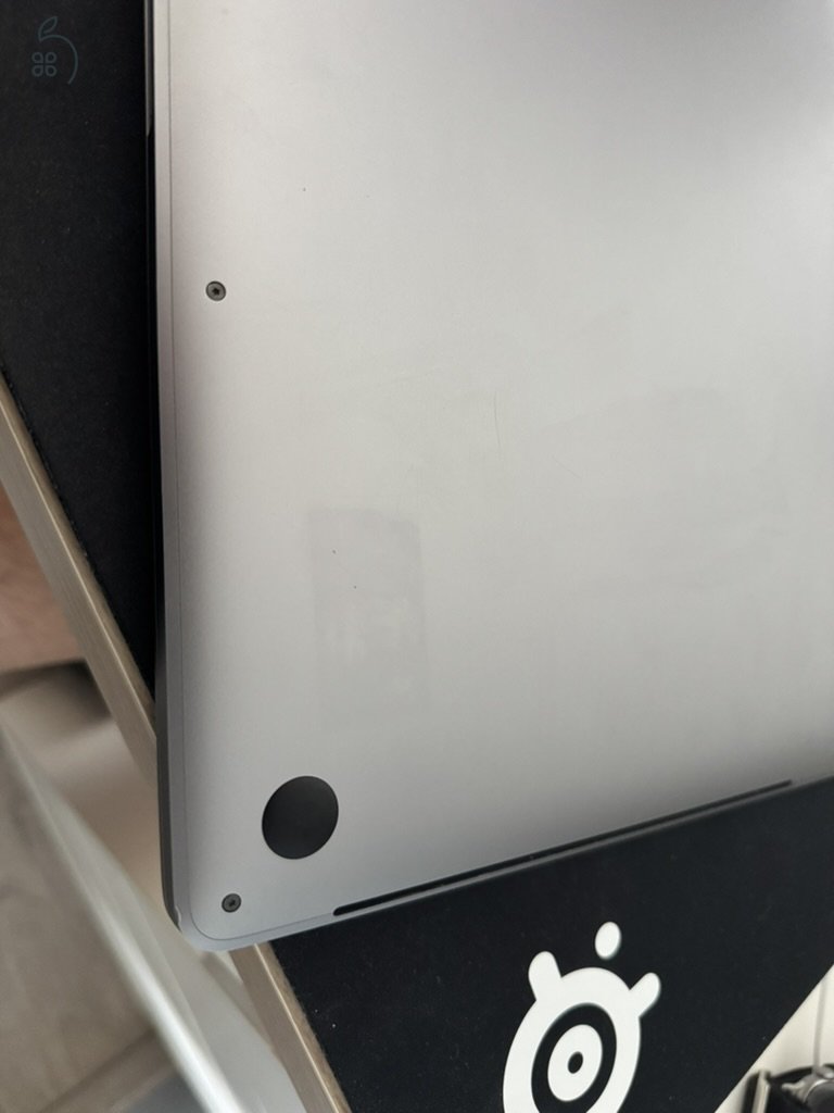 MacBook Pro 15'' 2018 16 gb Ram 256 SSD Touchbar Space Gray