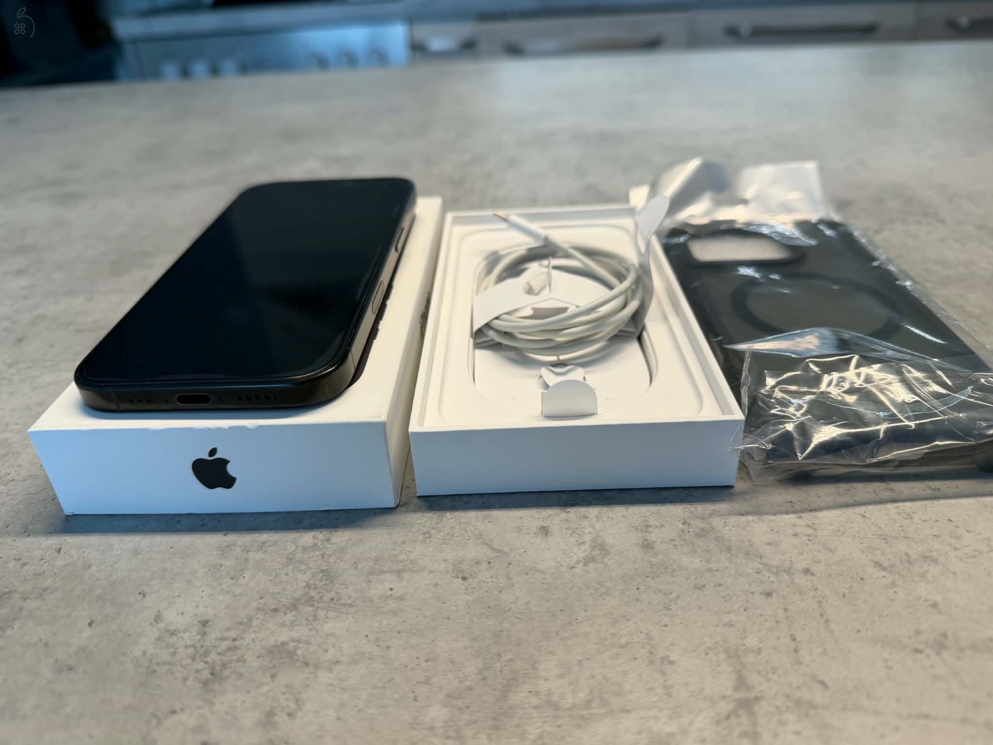 Iphone 16 pro 256 GB garancia, 97% akkumulátor