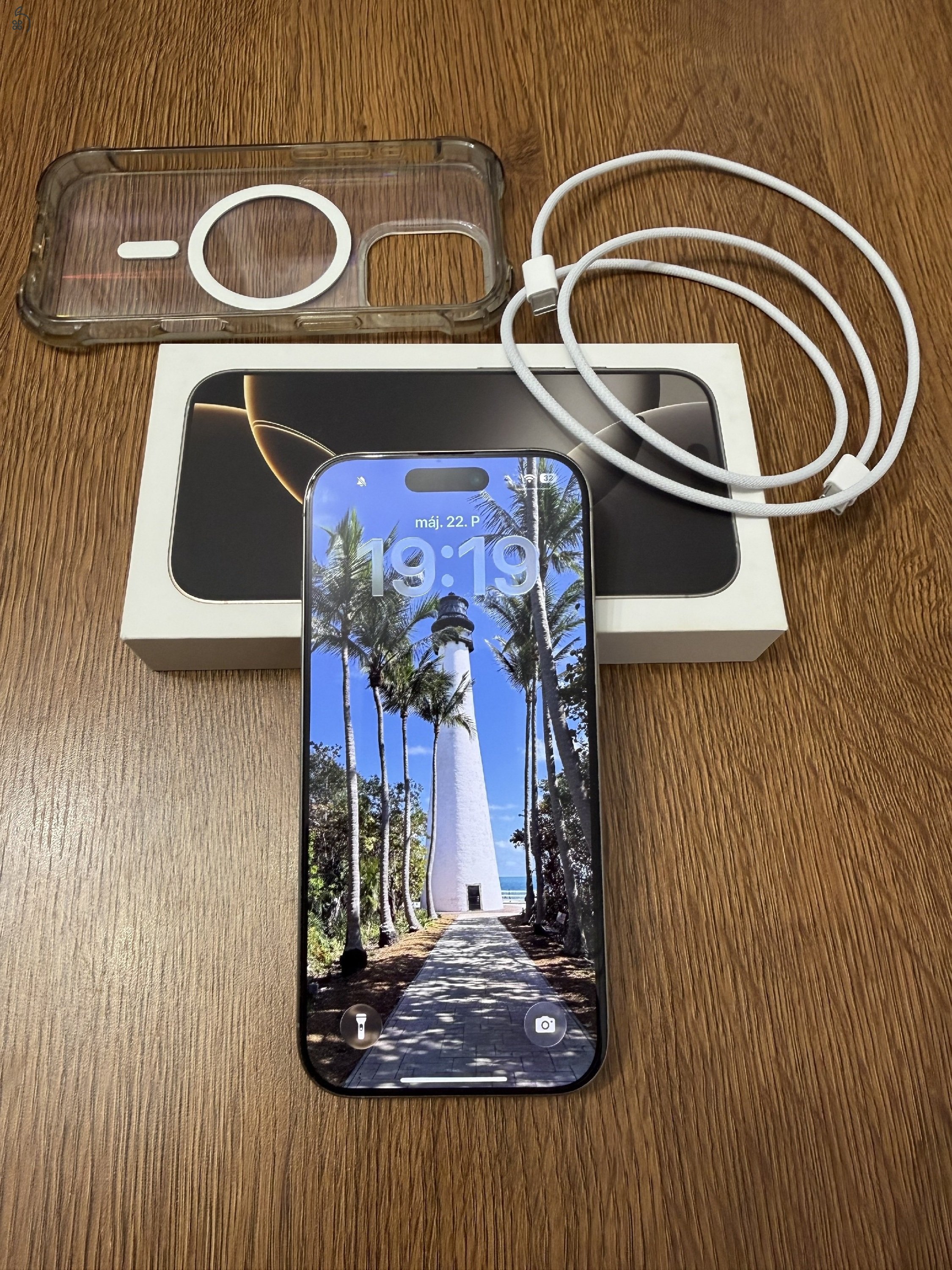 iPhone 16 pro (128gb)
