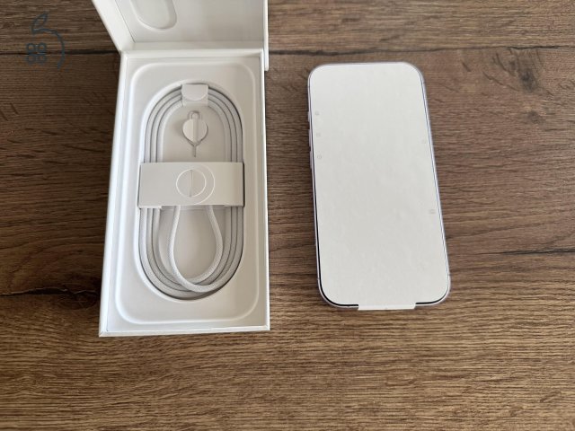 Teljesen ÚJ - iPhone 17 256 GB LEVENDULA Kártyafüggetlen Black 11 HÓ Apple Garancia