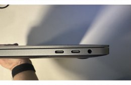 MacBook Pro 16” 2019 i9 / 32GB RAM / 512GB SSD / 85% akku / doboz
