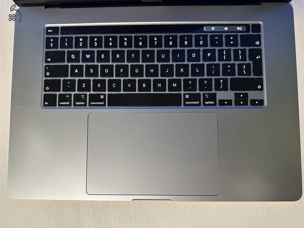 MacBook Pro 16” 2019 i9 / 32GB RAM / 512GB SSD / 85% akku / doboz