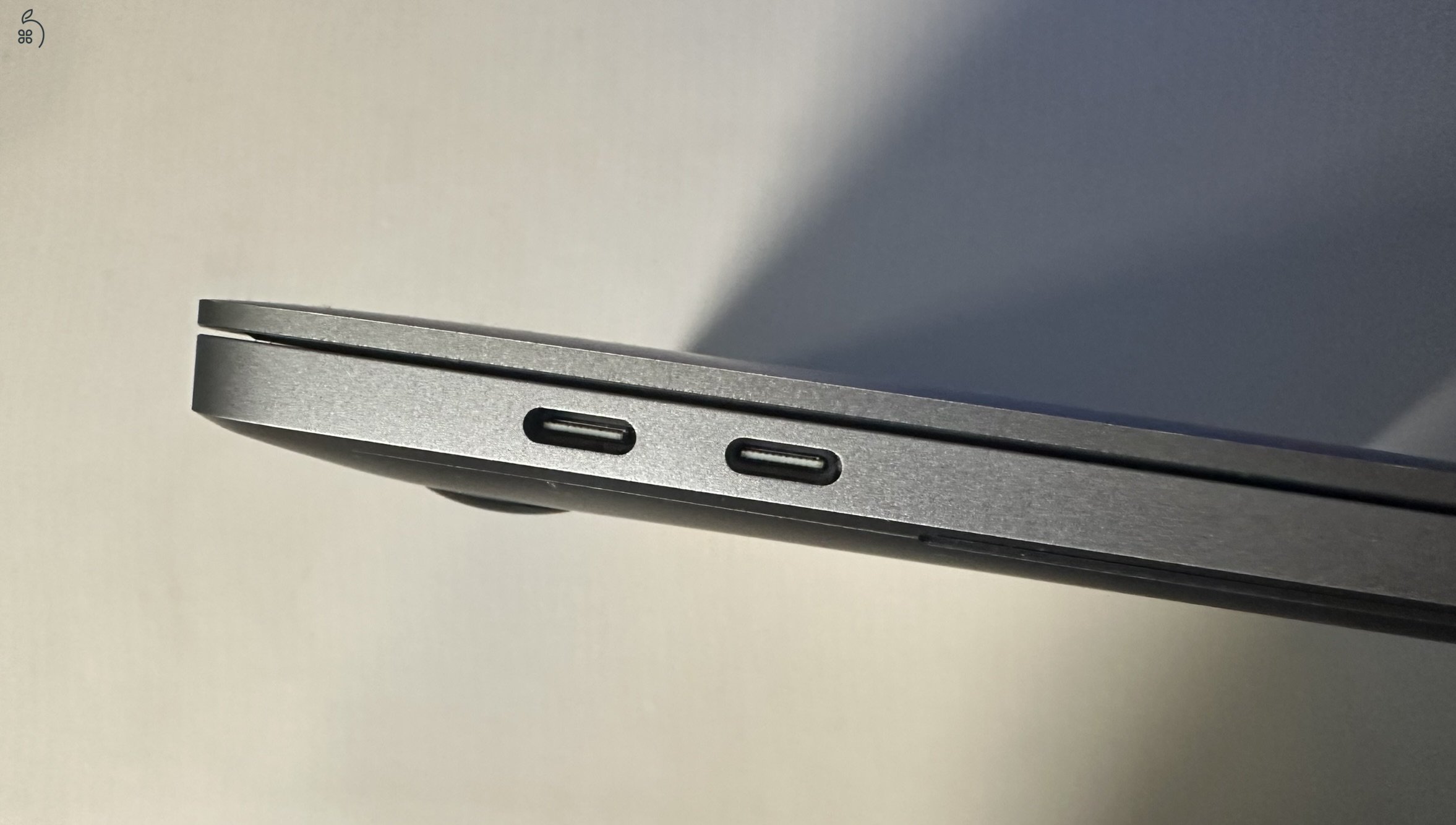 MacBook Pro 16” 2019 i9 / 32GB RAM / 512GB SSD / 85% akku / doboz