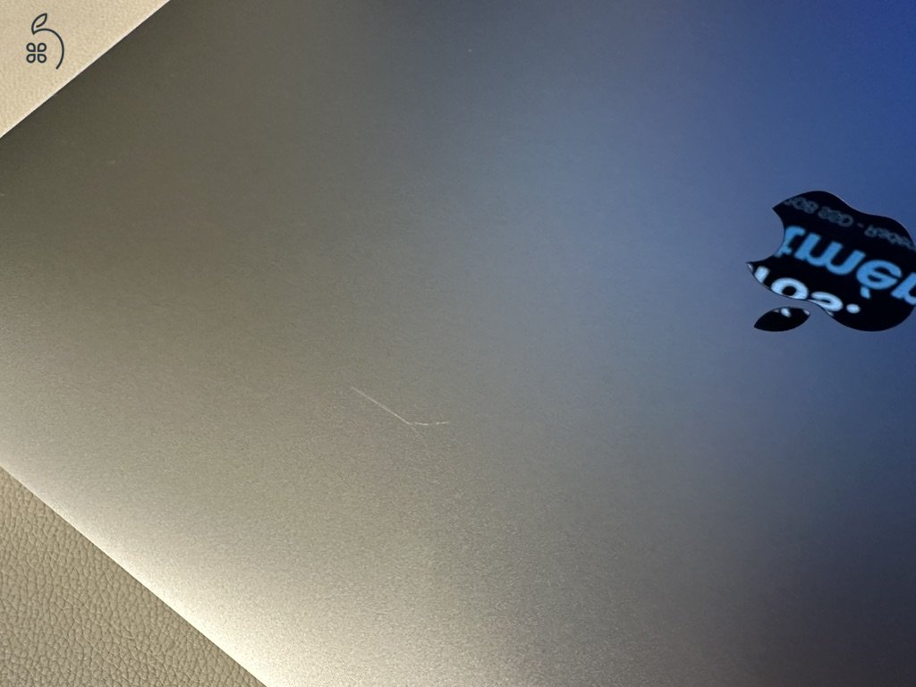MacBook Pro 16” 2019 i9 / 32GB RAM / 512GB SSD / 85% akku / doboz