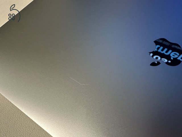 MacBook Pro 16” 2019 i9 / 32GB RAM / 512GB SSD / 85% akku / doboz
