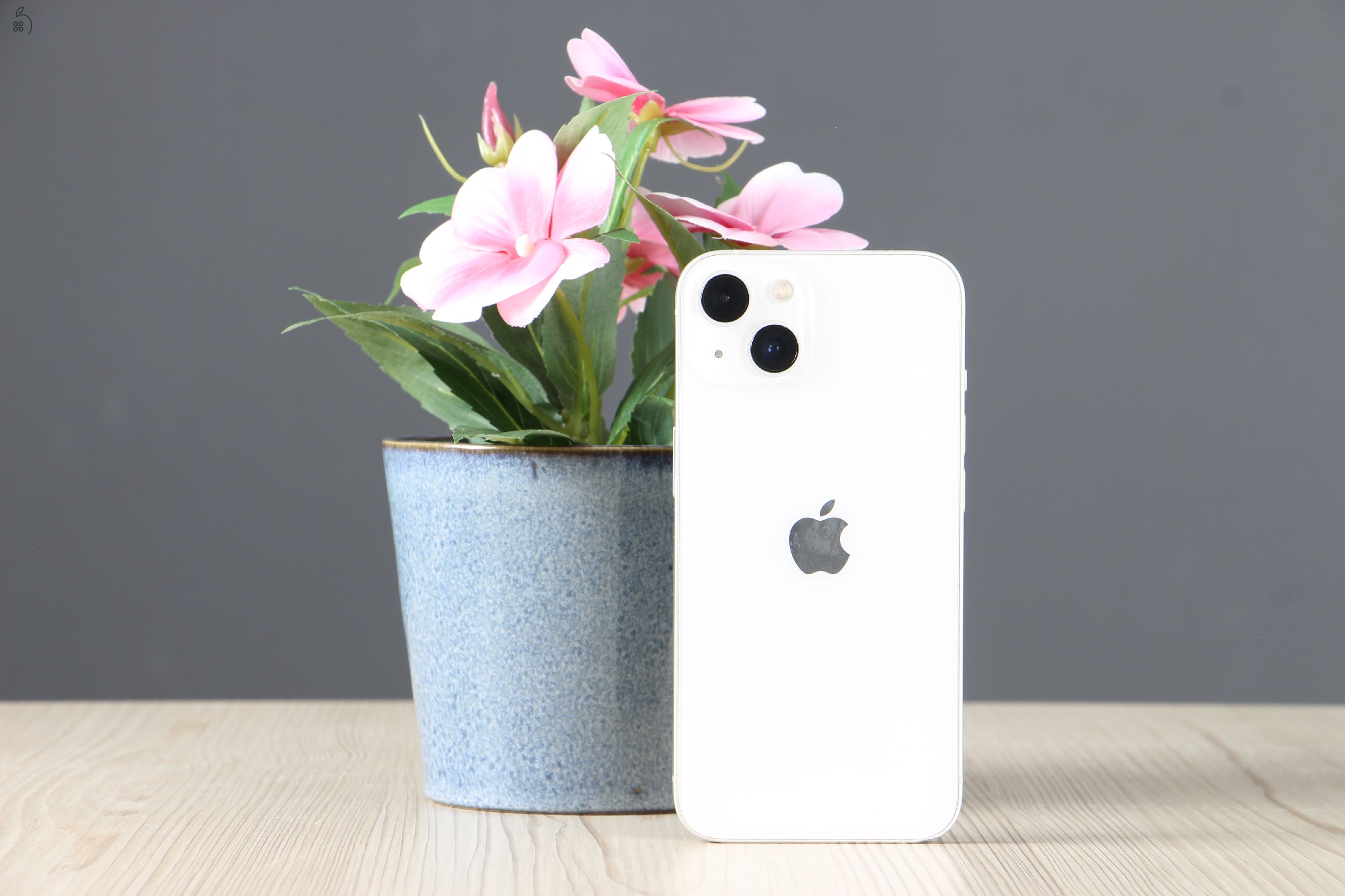 Apple iPhone 13 256GB csillagfény B US-8097