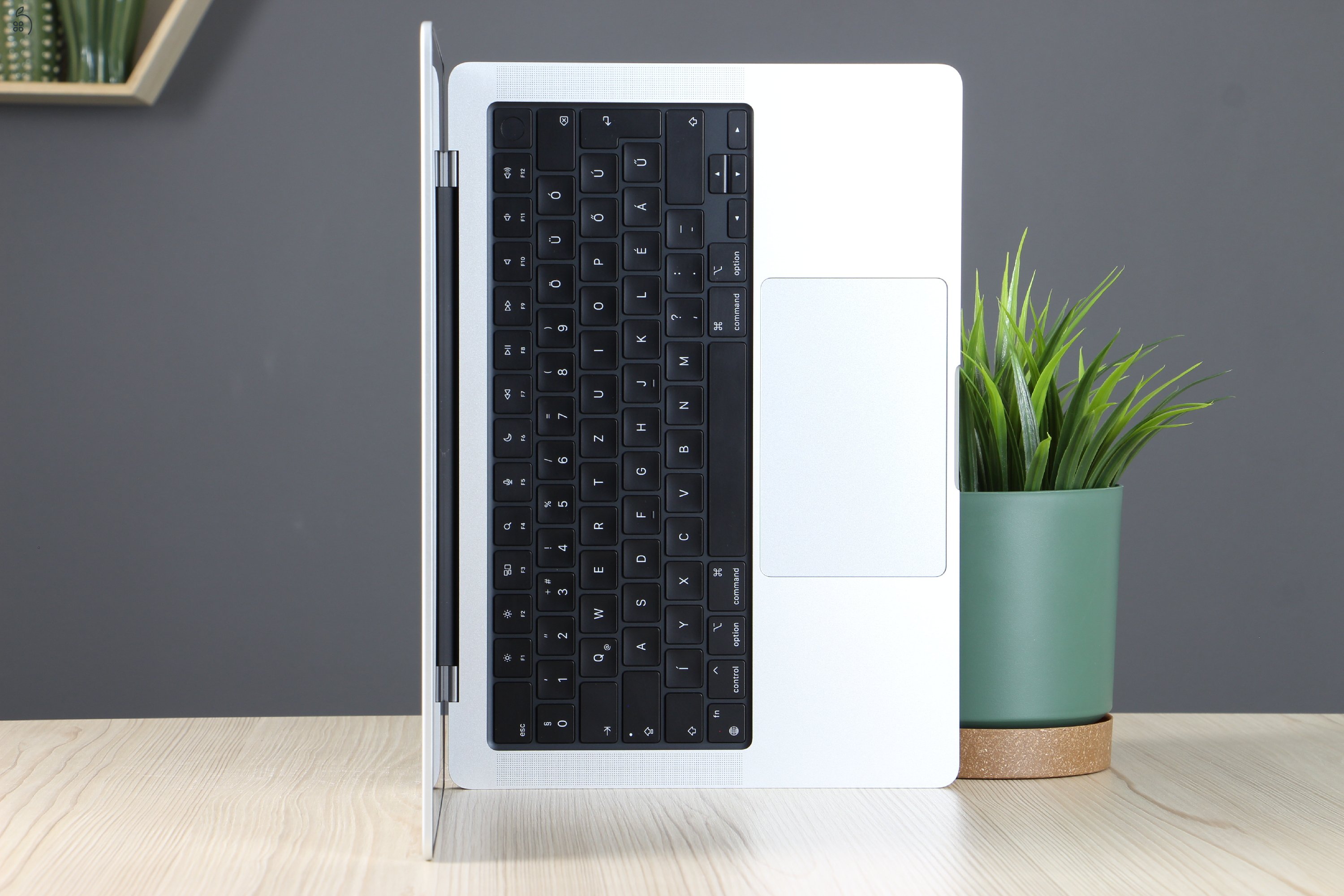 Újszerű MacBook Pro 14