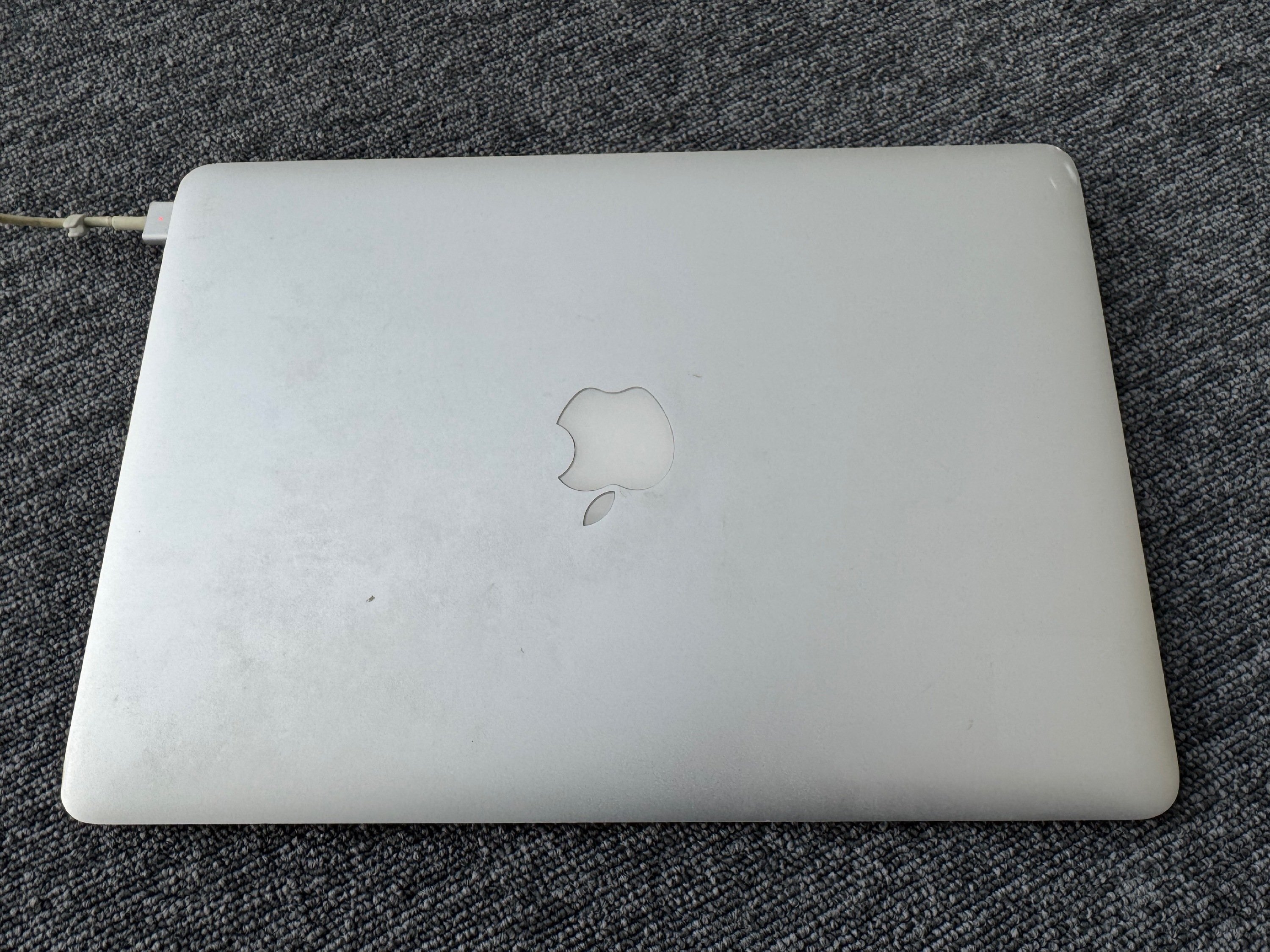 Apple Macbook Air 13 eladó (2017)