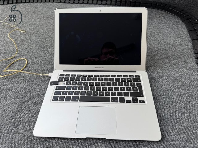 Apple Macbook Air 13 eladó (2017)