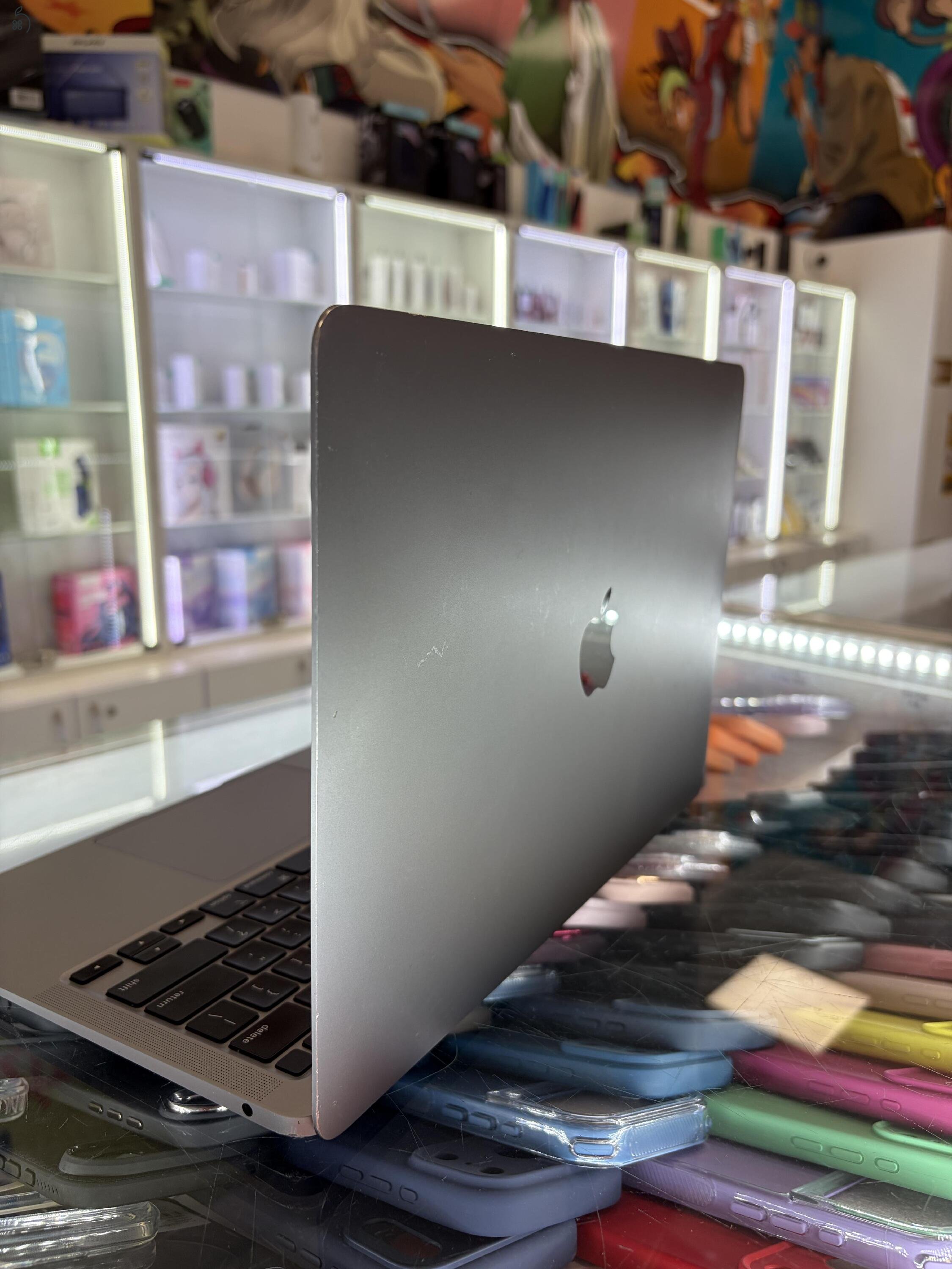 Apple MacBook Air i3 13