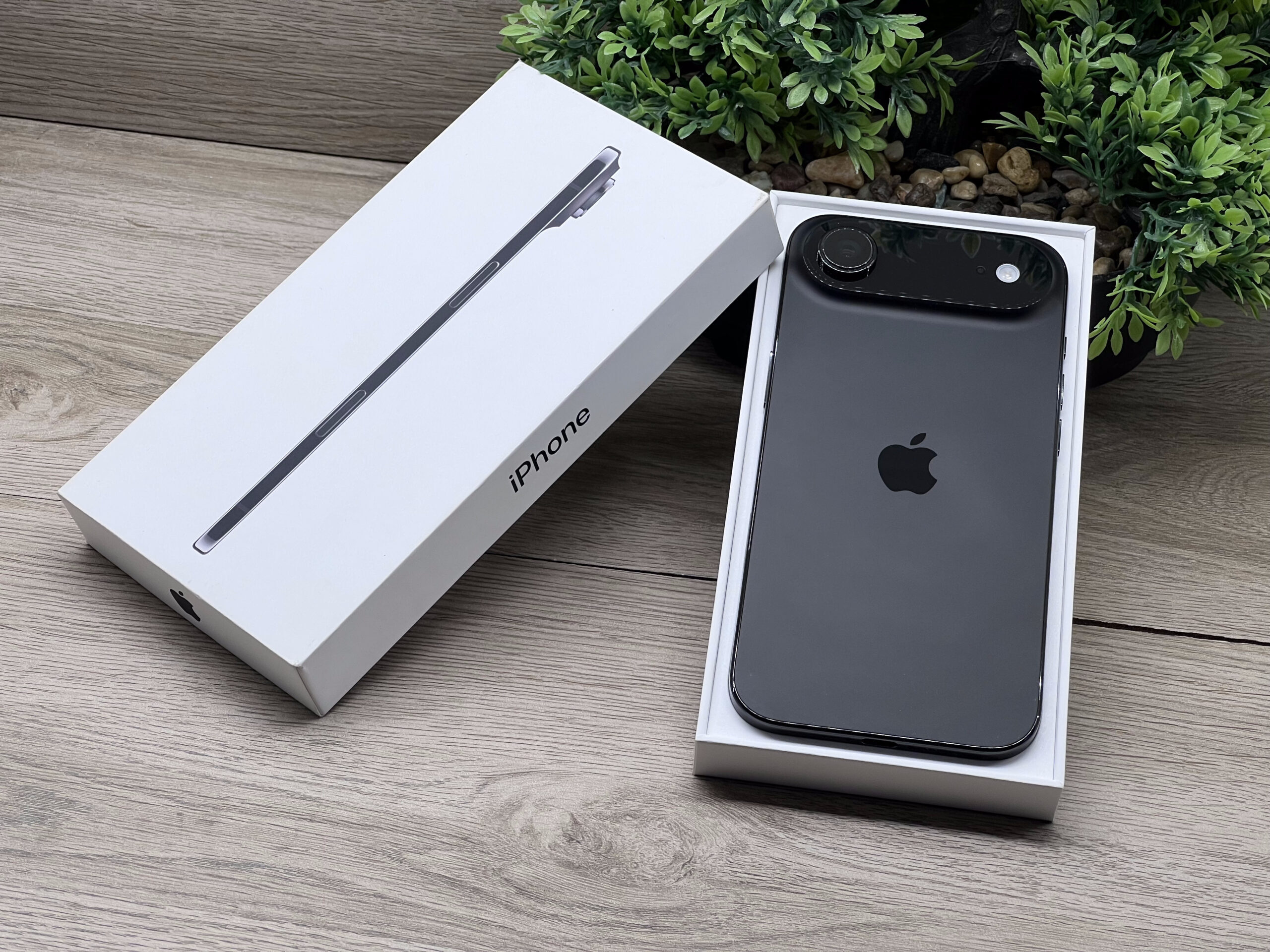 Hibátlan iPhone Air Space Black 256GB 2 ÉV Garanciával 100%
