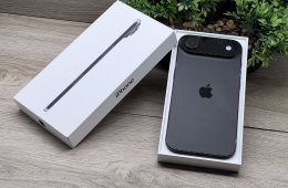 Hibátlan iPhone Air Space Black 256GB 2 ÉV Garanciával 100%