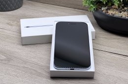 Hibátlan iPhone Air Sky Blue 256GB 2 ÉV Garanciával 99%