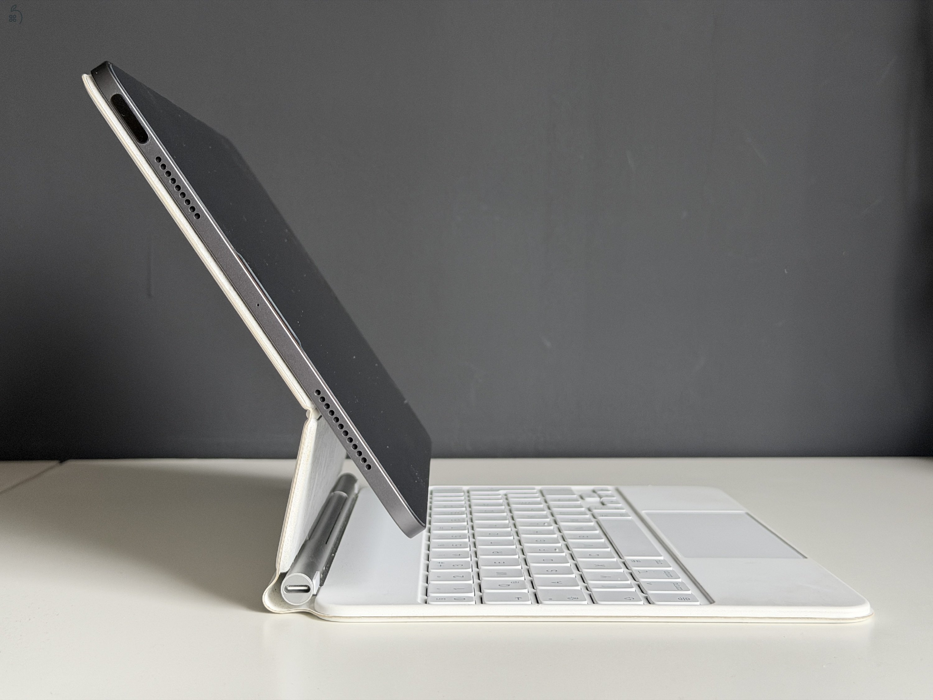 Apple Magic Keyboard 11”