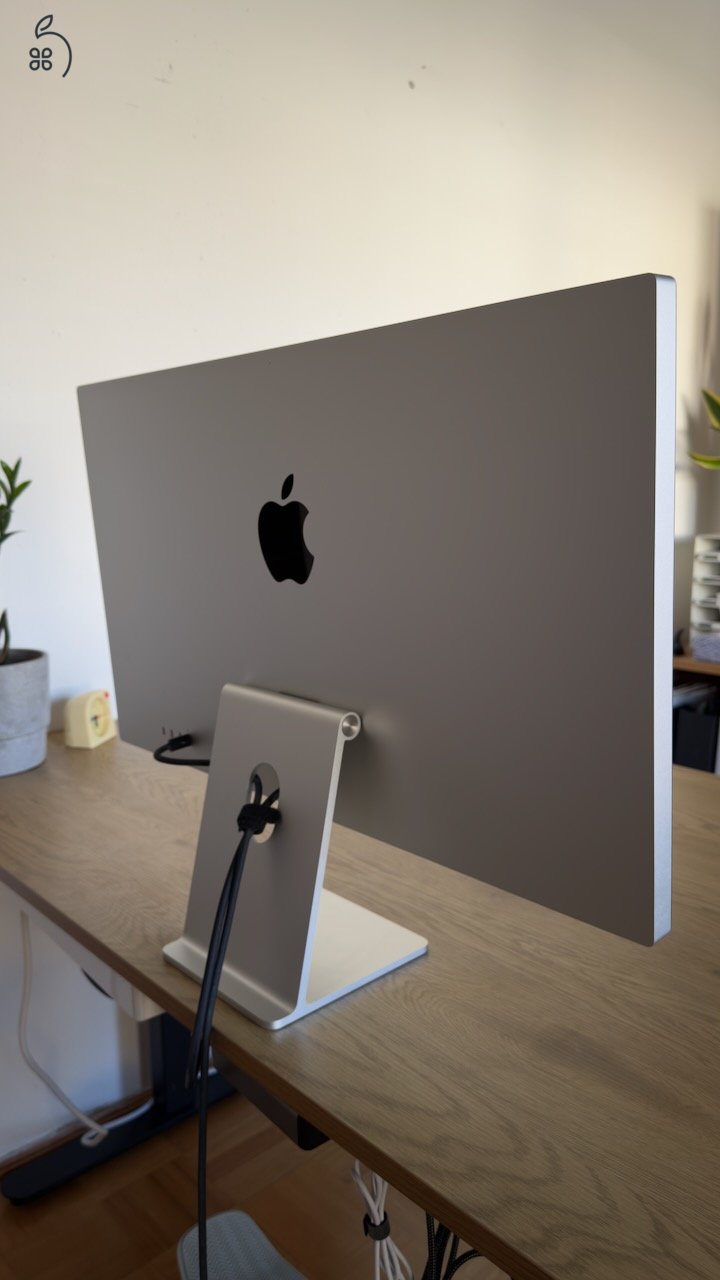 Apple Studio Display | Standard Glass | Állítható dőlésszög | 27