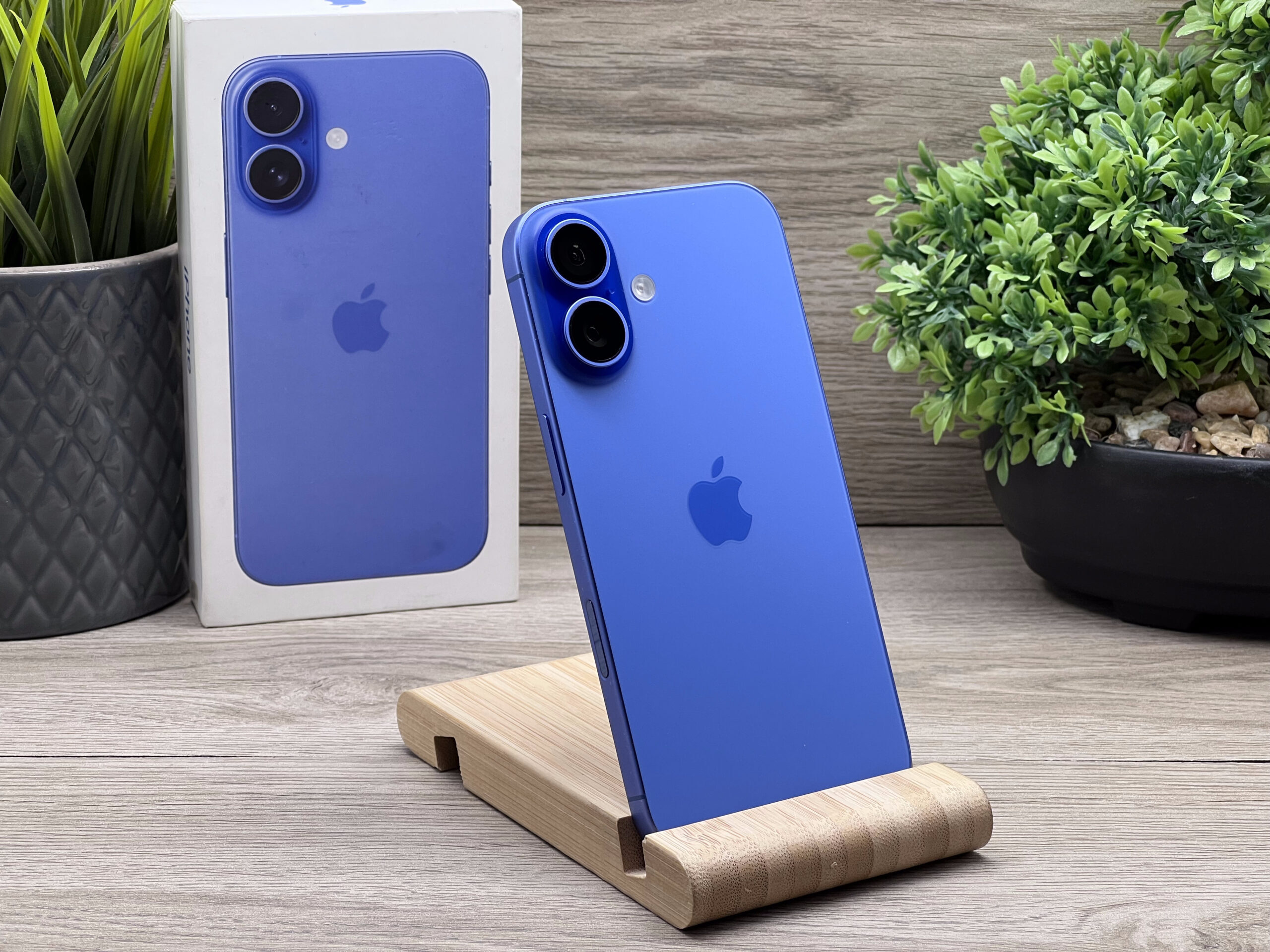 iPhone 16 Ultramarine 128GB 2 ÉV Garanciával