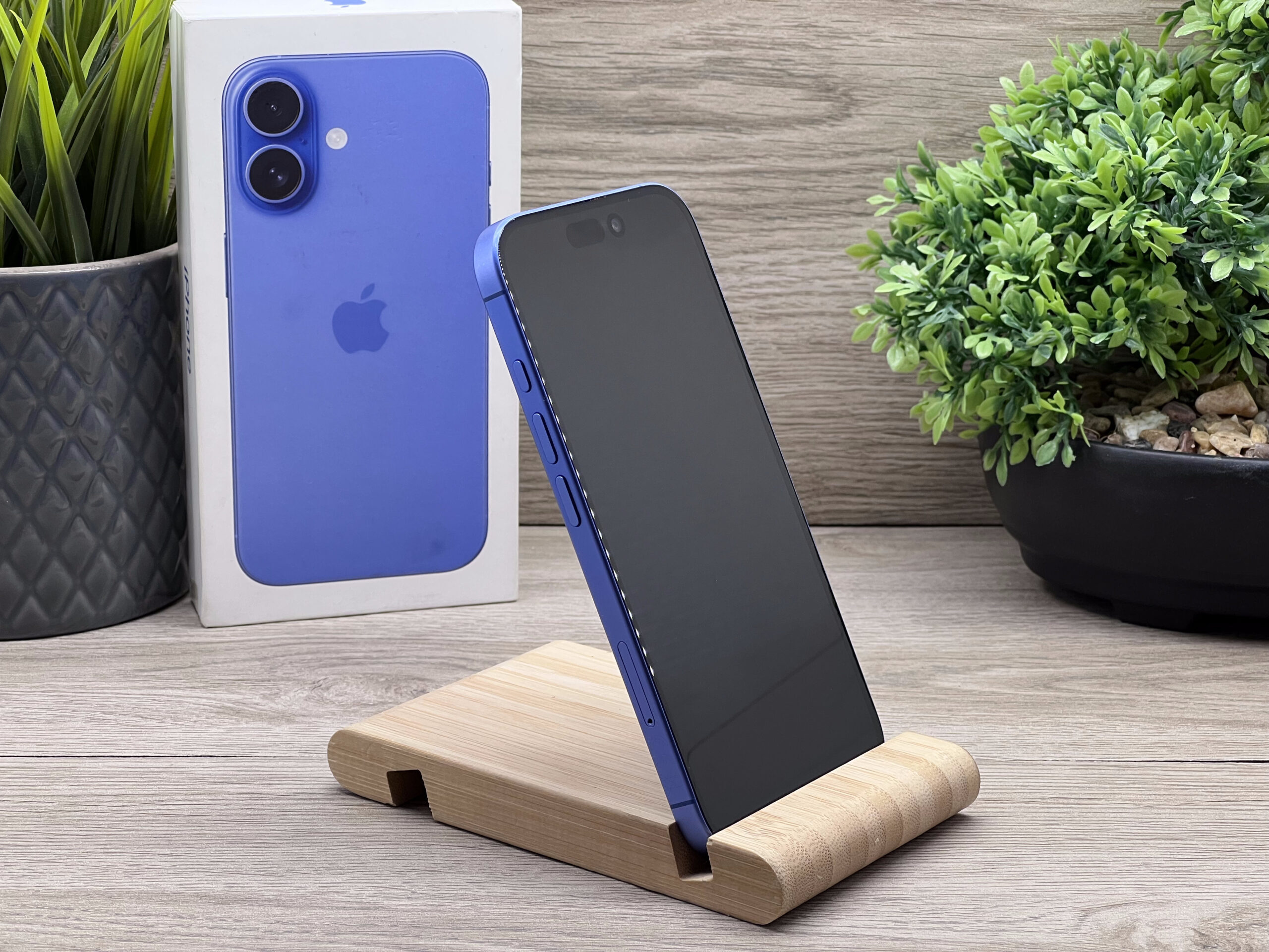 iPhone 16 Ultramarine 128GB 2 ÉV Garanciával