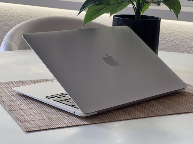 MacBook Air 2020 M1 Silver 13” 256GB 8Gb 2 ÉV Garanciával