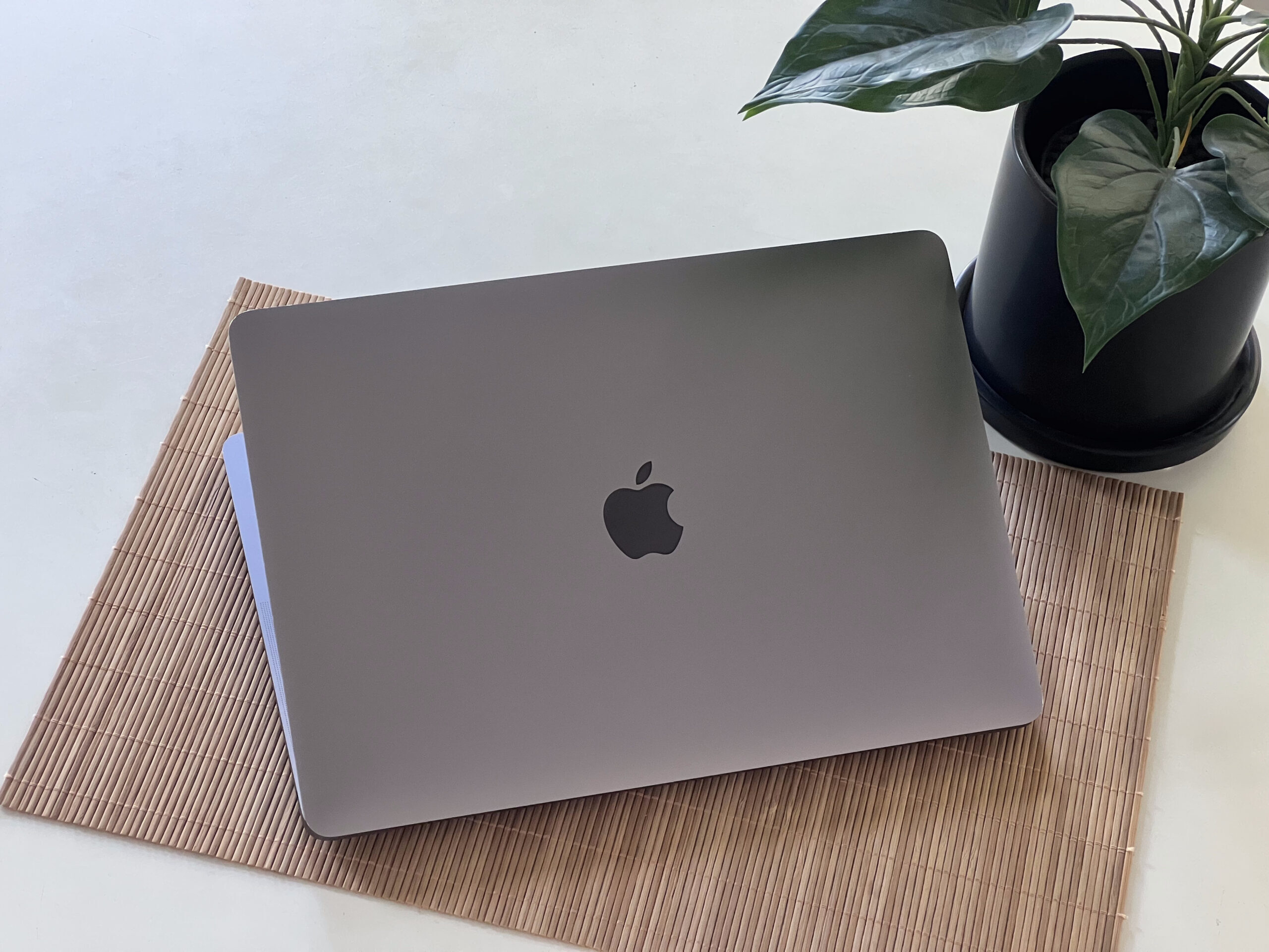 MacBook Air 2020 M1 13”256GB 8GB 2 ÉV Garanciával