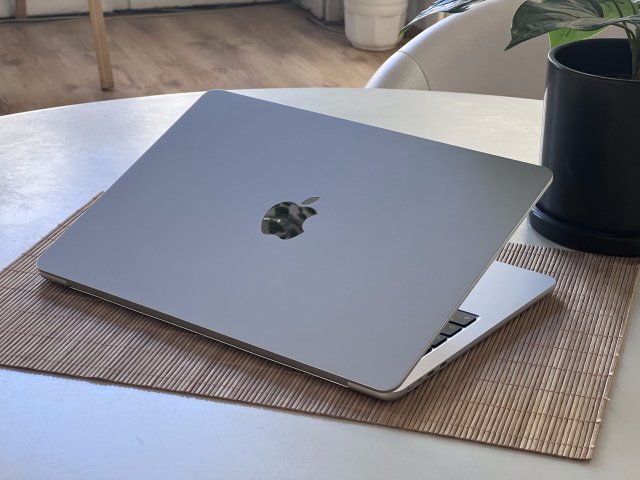 Hibátlan MacBook Air 2022 M2 13” 256GB 8GB 2 ÉV Garanciával 95%