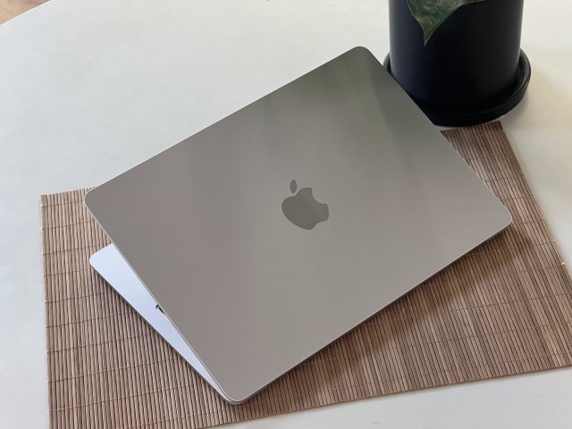 Hibátlan MacBook Air 2022 M2 13” 256GB 8GB 2 ÉV Garanciával 95%