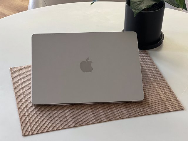 Hibátlan MacBook Air 2022 M2 13” 256GB 8GB 2 ÉV Garanciával 95%