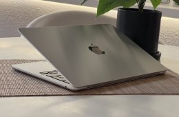 Hibátlan MacBook Air 2022 M2 13” 256GB 8GB 2 ÉV Garanciával 95%
