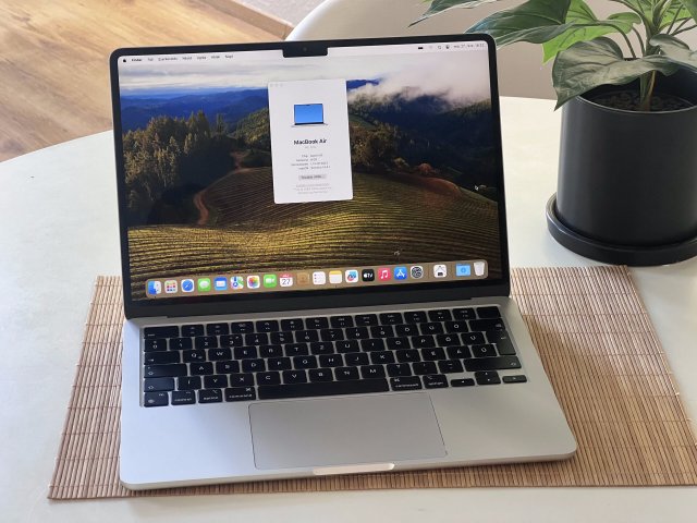 Hibátlan MacBook Air 2022 M2 13” 256GB 8GB 2 ÉV Garanciával 95%