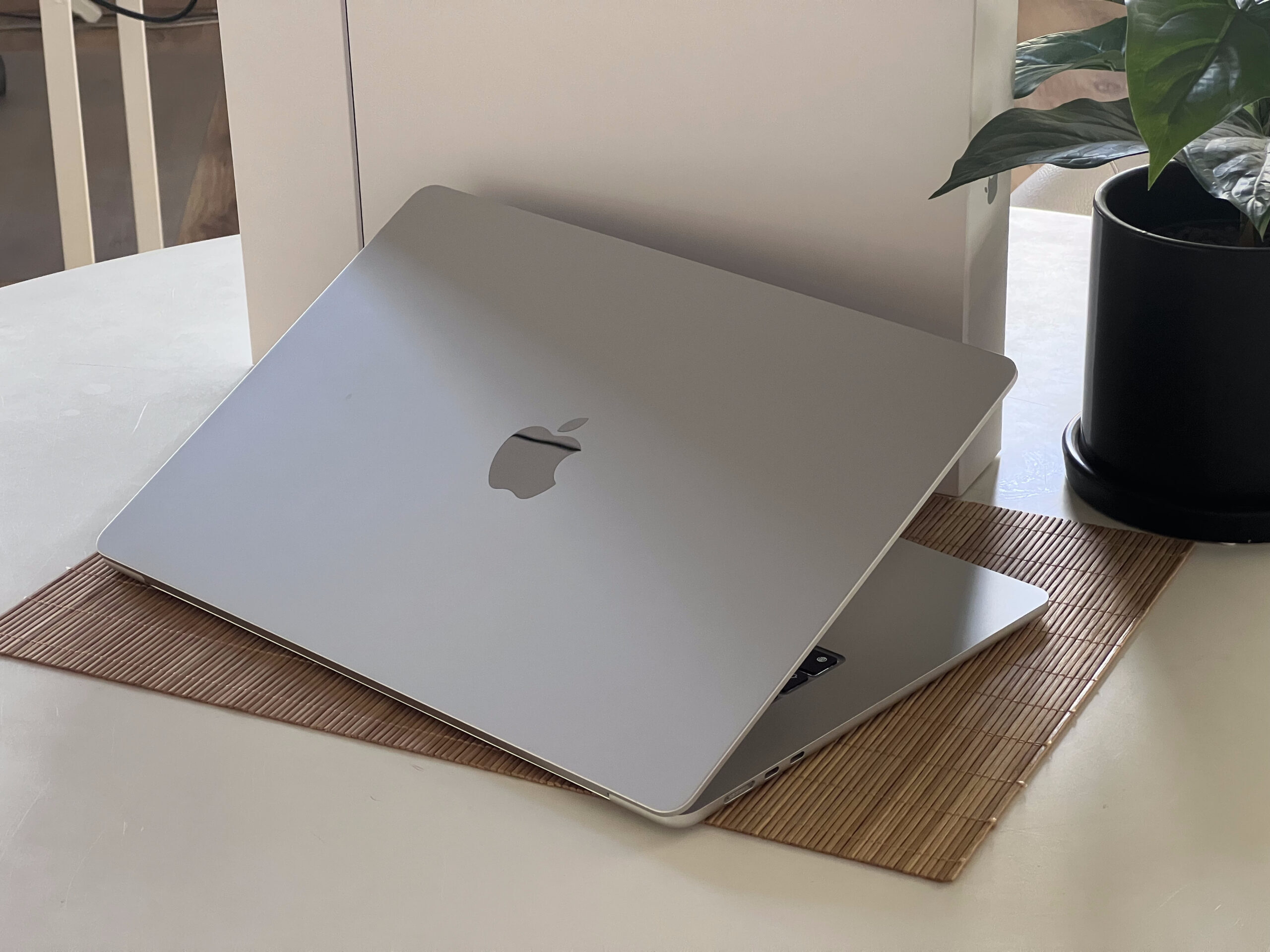 Hibátlan MacBook Air 2024  M3 15” 256GB 8GB 2 ÉV Garanciával